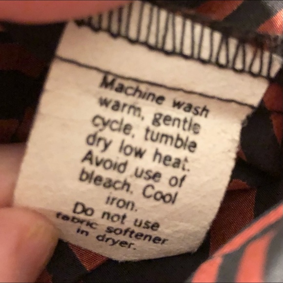 Vtg Geometric Puff Sleeve Ruffle Tab Patterned Top - Picture 14 of 15